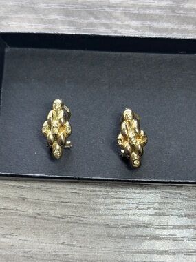 Gold Cluster Clip-On Earrings - Women Jewelry